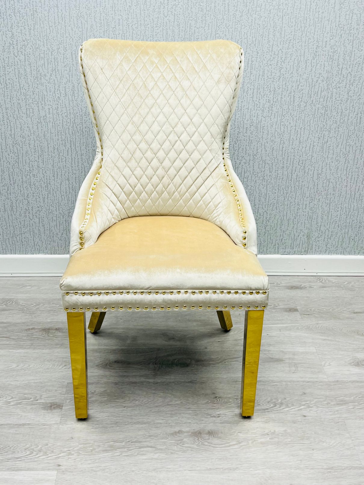 Victoria Knocker Velvet Chair