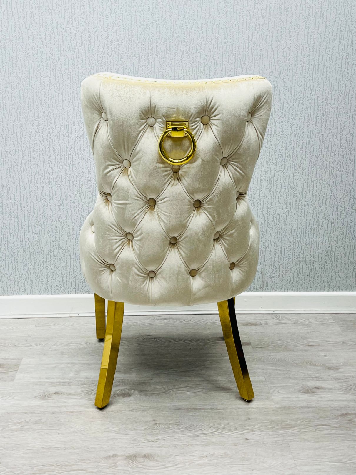 Victoria Knocker Velvet Chair